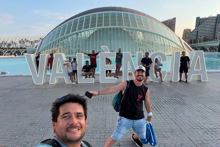Valencia: Guided Treasure Hunt and Outdoor Escape Game