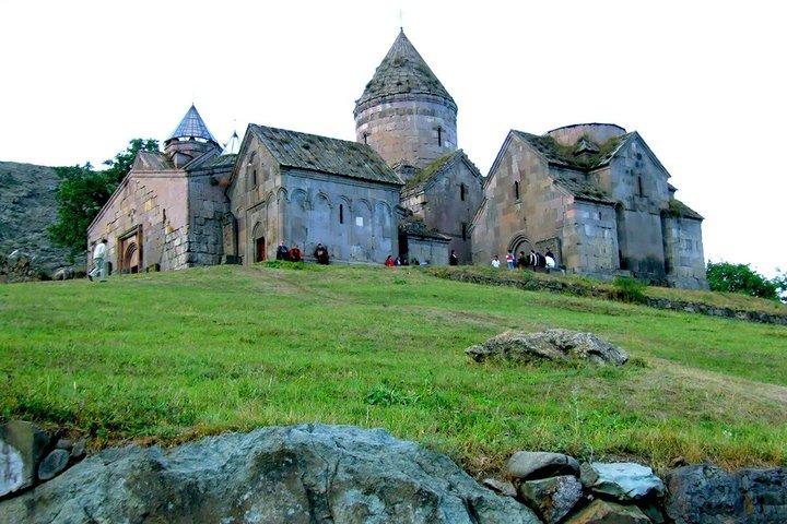Excursión privada desde el lago Sevan, Sevanavank, Dilijan, Haghartsin, Goshavank desde Ereván