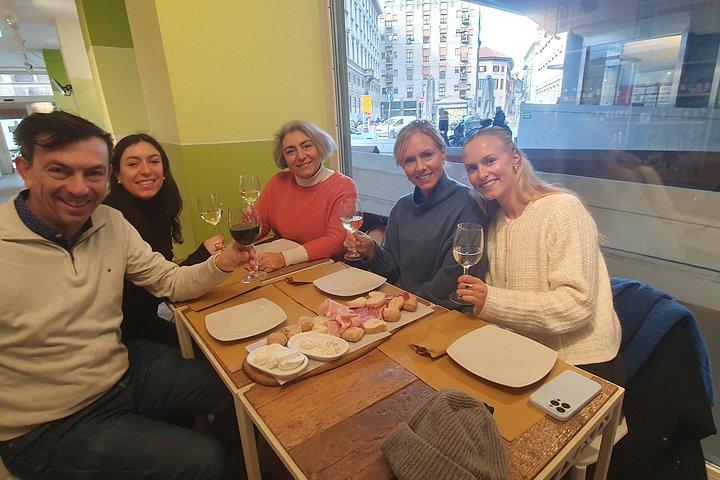 Milan Aperitivo Experience Sip and Explore Navigli