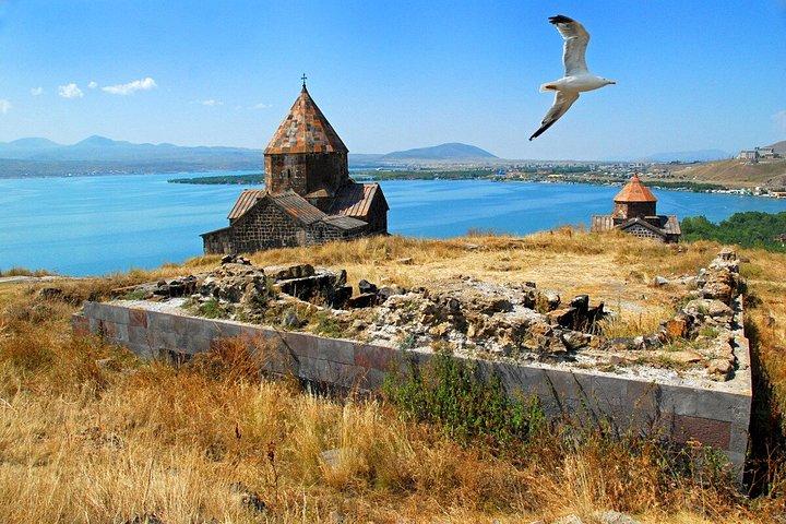 Tour grupal: lago Sevan (Sevanavank), Dilijan (Goshavank, Haghartsin)
