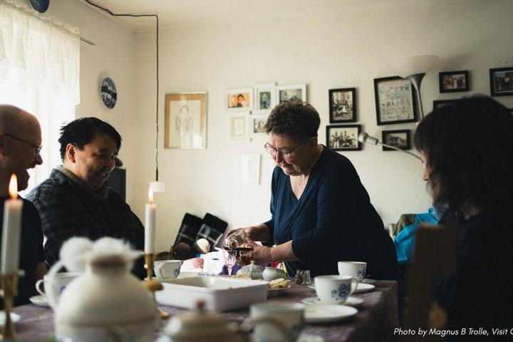 Kaffemik med lokalbefolkningen och Colonial Village Walking Tour