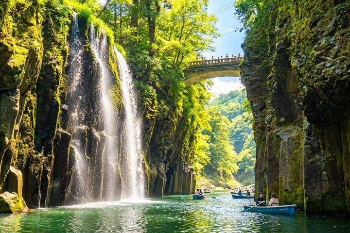 福岡から阿蘇山と高千穂峡への終日アドベンチャー