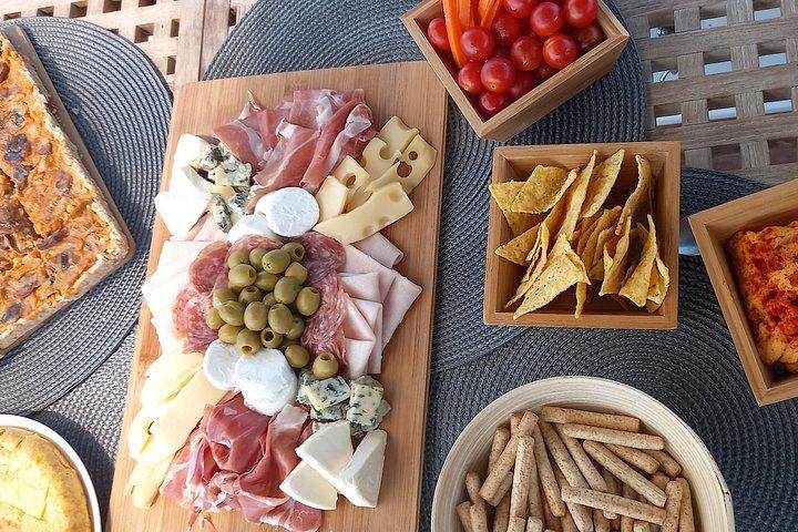 Palma de Mallorca Bay sailing trip and or Snack