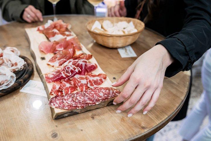 パルマフードツアー パルミジャーノ・パルマハムと地元の珍味を味わう