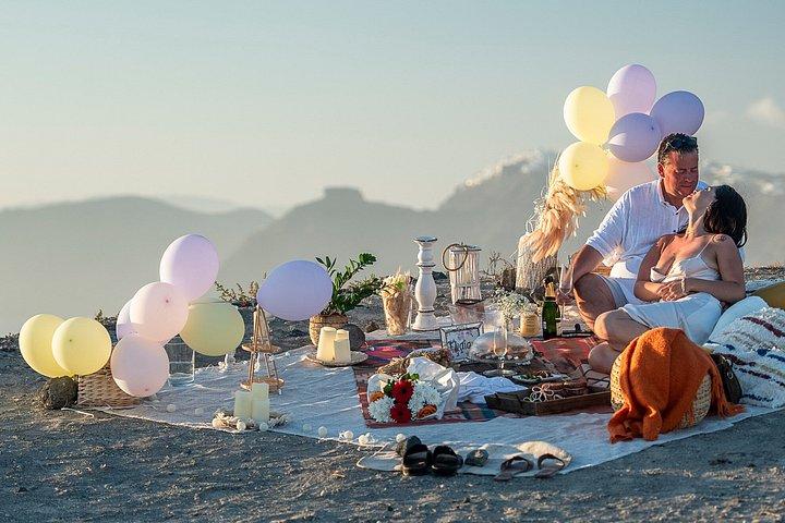 Private Santorini Sunset Picnic Experience