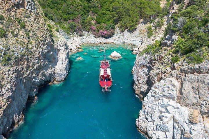 From Alanya: Gazipasa Hidden Bays Boat Tour with Lunch & Transfer
