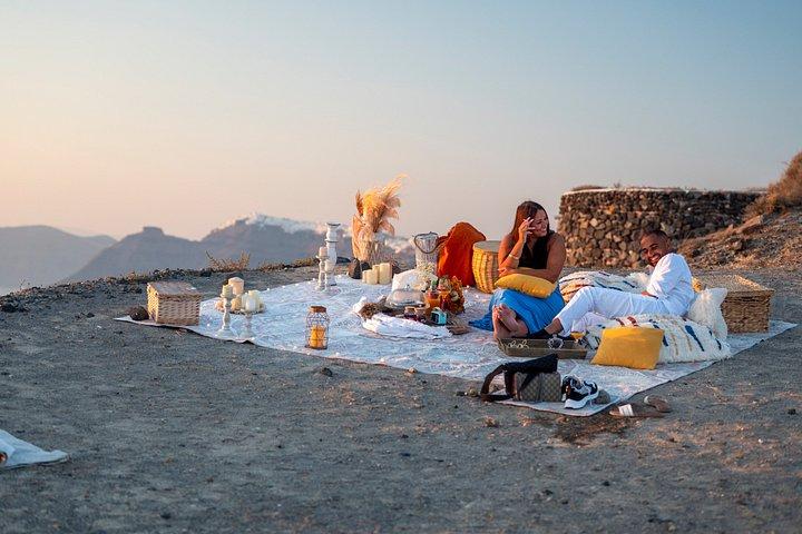 Private Santorini Sunset Picnic Experience