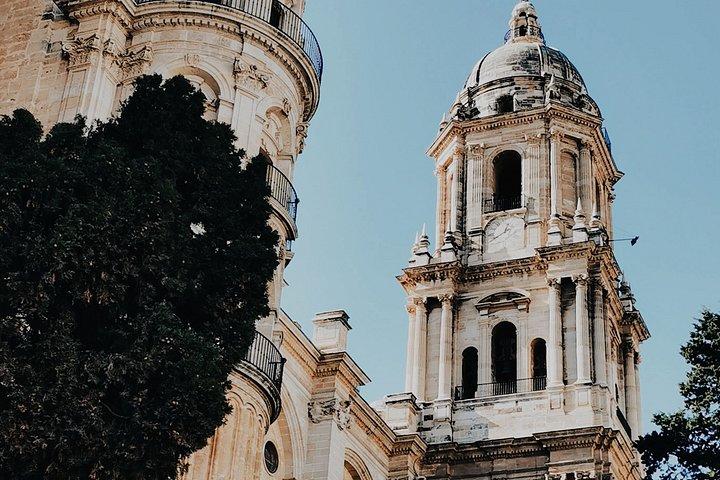 Malaga Self-Guided City Walking Tour & Scavenger Hunt