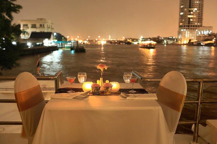 River Star Dinner Cruise auf dem Chao Phraya Fluss in Bangkok