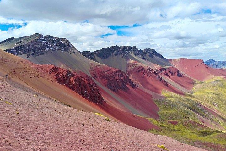 Rainbow Mountain & Red Valley Full-Day Tour