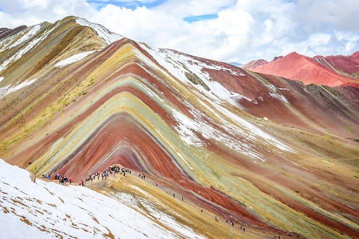 Rainbow Mountain & Red Valley Tagestour