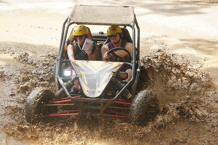 ツアーに最適なバリ島専用ドライバー付きバリ島専用車チャーター