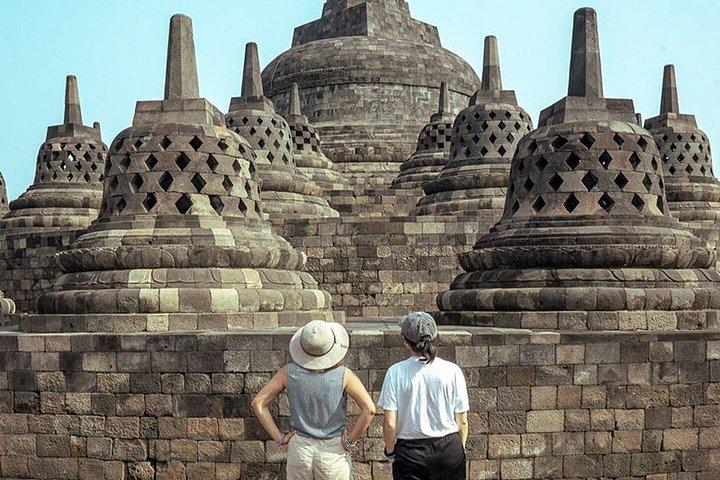 ボロブドゥール登山アクセスとプランバナン寺院プライベートツアー