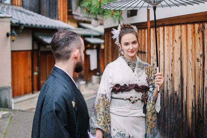 Alquiler de kimonos de seda de lujo en Kioto con vestidor profesional