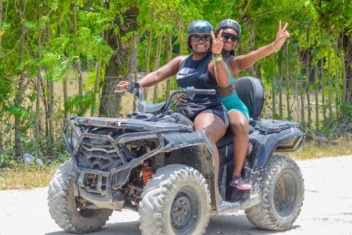 Halvdagstur med buggy ELLER ATV till Water Cave och Macao Beach