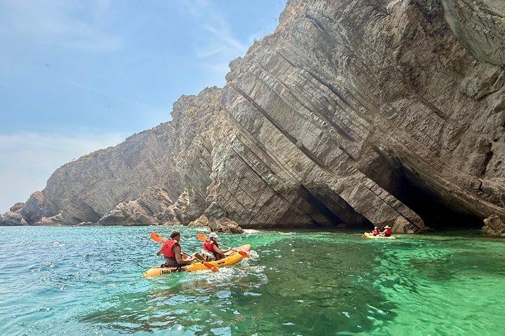 Aventura en kayak y picnic para grupos pequeños en Arrábida