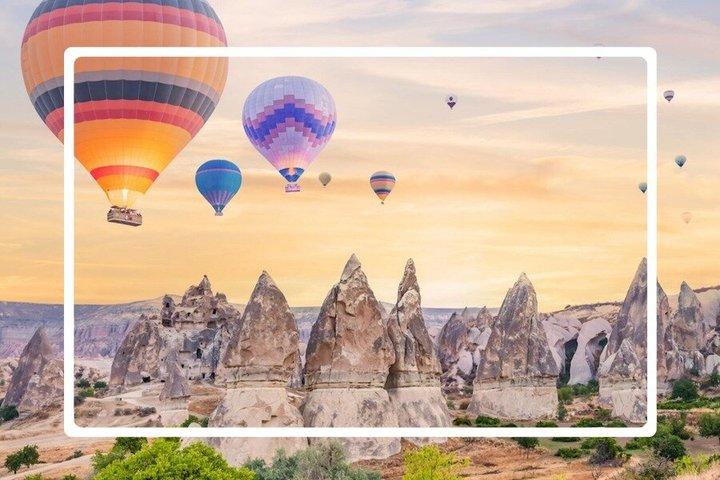 Excursion en Cappadoce au départ d'Istanbul avec balade en chameau et en ballon