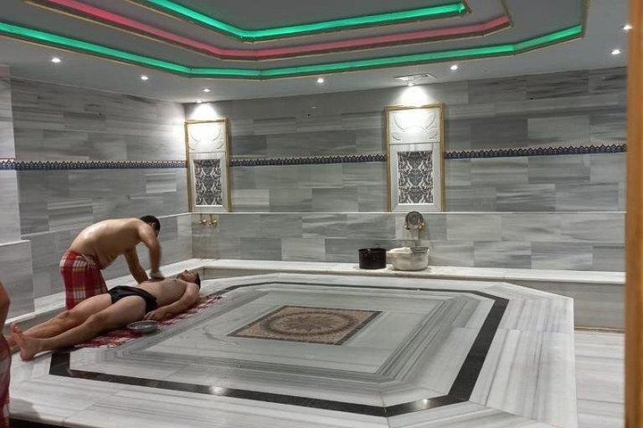 ケメルで伝統的なトルコ風呂（ハマム）体験