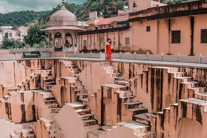 Jaipur Sightseeing Tour with Private Car Driver and Guide