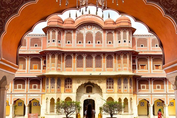 Jaipur Sightseeing Tour with Private Car Driver and Guide