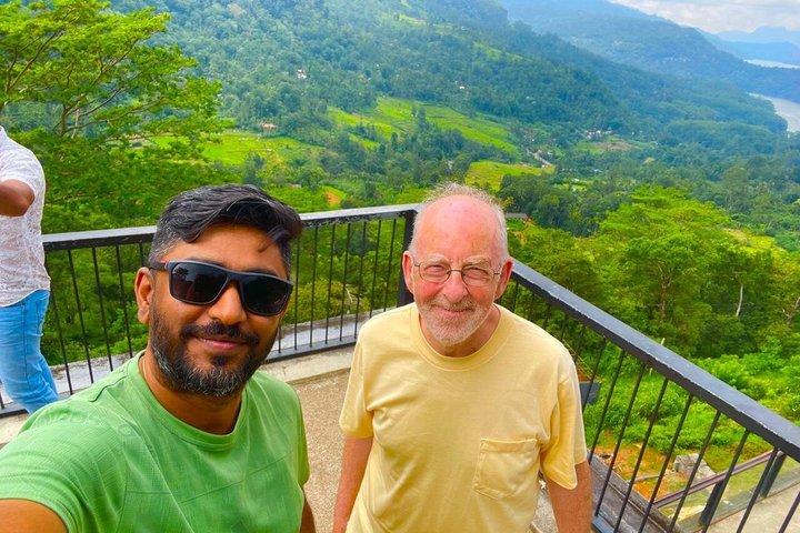 Visite privée d'une journée de Kandy à Nuwara Eliya avec visite d'une usine de thé