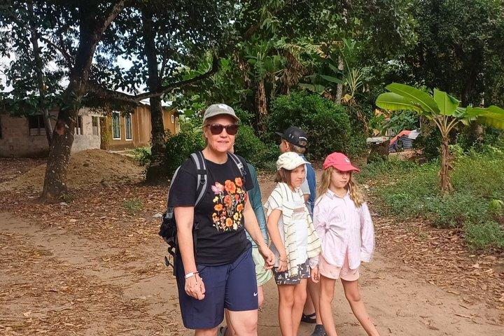 Zanzibar : kayak delle mangrovie dell'isola di Uzi con tour del villaggio e pick up