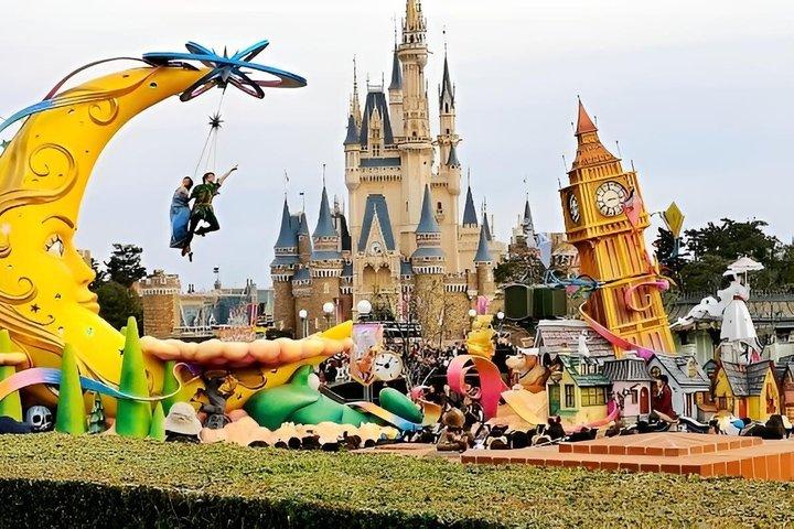 Tokyo Disney Resort Tokyo Disneyland and Tokyo Disney Sea Park