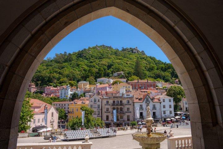 Tour de medio día a Sintra y al Palacio de Pena desde Lisboa con grupos pequeños