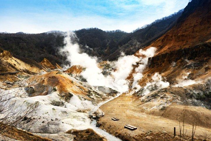 Noboribetsu Hell Valley, Lake Toya, Showa Shinzan & Mt. Usu Tour