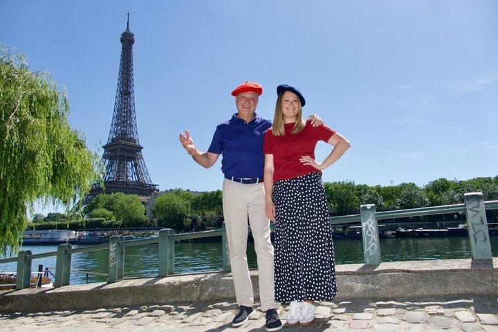 Paris: Luxury Private Photo Tour-Eiffel tower & Louvre pyramid