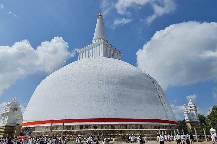 Dagtrip van Dambulla naar Anuradhapura Tuk Tuk Verken oude ruïnes