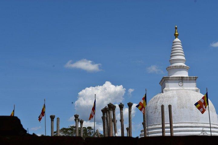 Dagtrip van Dambulla naar Anuradhapura Tuk Tuk Verken oude ruïnes