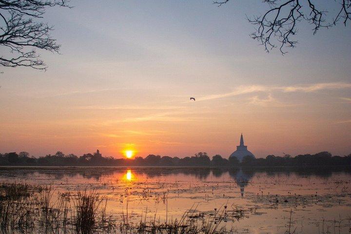 Dagtrip van Dambulla naar Anuradhapura Tuk Tuk Verken oude ruïnes