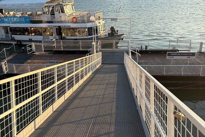 Budapest 50-Minute Sightseeing Cruise With Parliament View (d8)