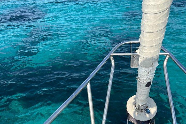 カンヌのレランス諸島へのセーリング旅行