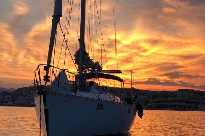 カンヌのレランス諸島へのセーリング旅行