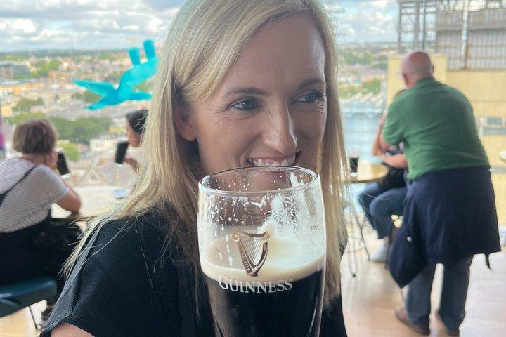 Excursión privada a la costa de Dublín con Guinness y whisky