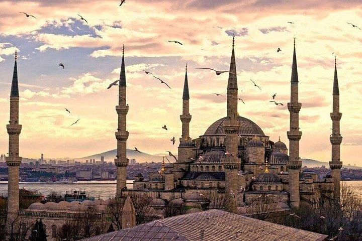Istanbul Hidden Gems Private Tour: Included Street Food Tasting