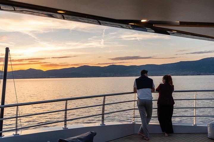 Experimente um cruzeiro de luxo de pôr-do-sol e noite em Split