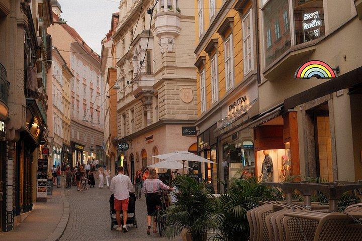 Graz Self-Guided City Walking Tour & Scavenger Hunt