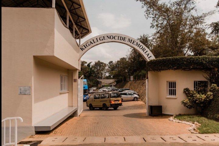 Kigali City Tour: Historie, kunst og lokale højdepunkter.