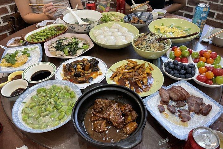 上海の地元英語を話す家族との家庭料理