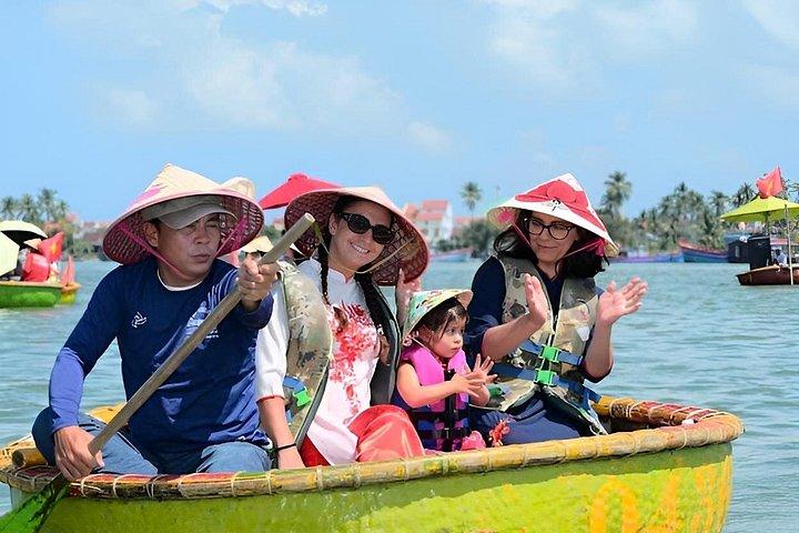 ホイアンエコサイクリングツアー（バスケットボートと地元の食べ物付き）