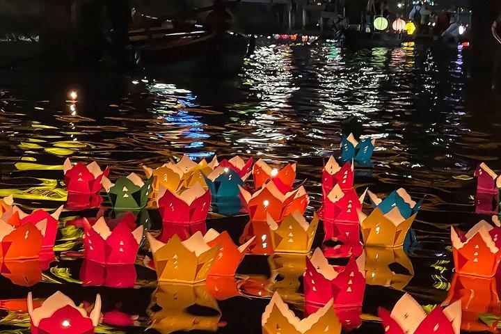 Hoi An Basket Boat & Lantern Boat with Flower Lantern Class