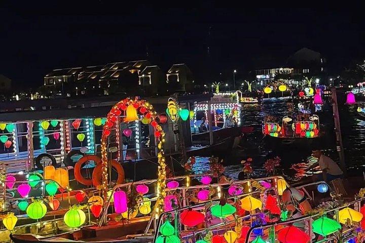 Hoi An Basket Boat & Lantern Boat con classe di Lanterne Fiorite