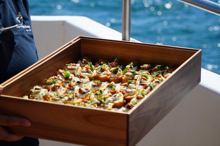 Albufeira : Benagil Sunset Food Tasting avec DJ live et Open Bar