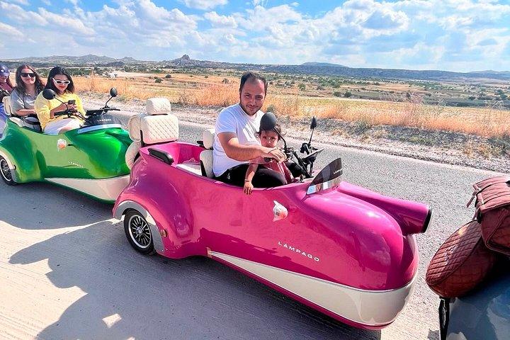 カッパドキアヴィンテージトライクバイクサンセットツアー体験