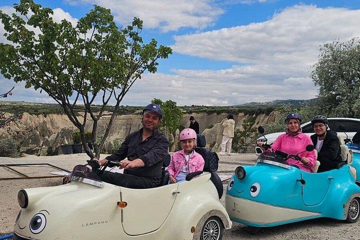 カッパドキアヴィンテージトライクバイクサンセットツアー体験