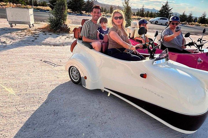 カッパドキアヴィンテージトライクバイクサンセットツアー体験