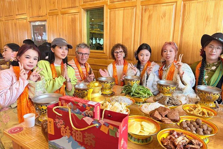 麗江ナシ文化と地元の家族訪問＆伝統的な料理人